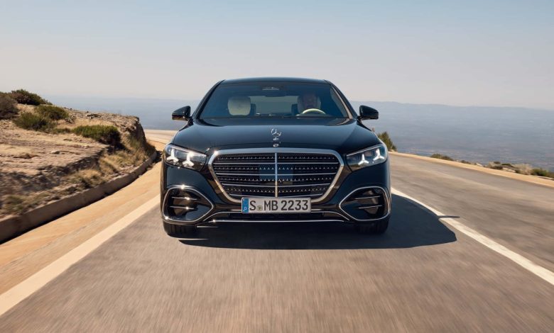 مرسيدس S-Class 2026 فيس لفت تكشف عن أسرارها وتحديثاتها المذهلة 1 3 مرسيدس S-Class 2026 فيس لفت تكشف عن أسرارها وتحديثاتها المذهلة