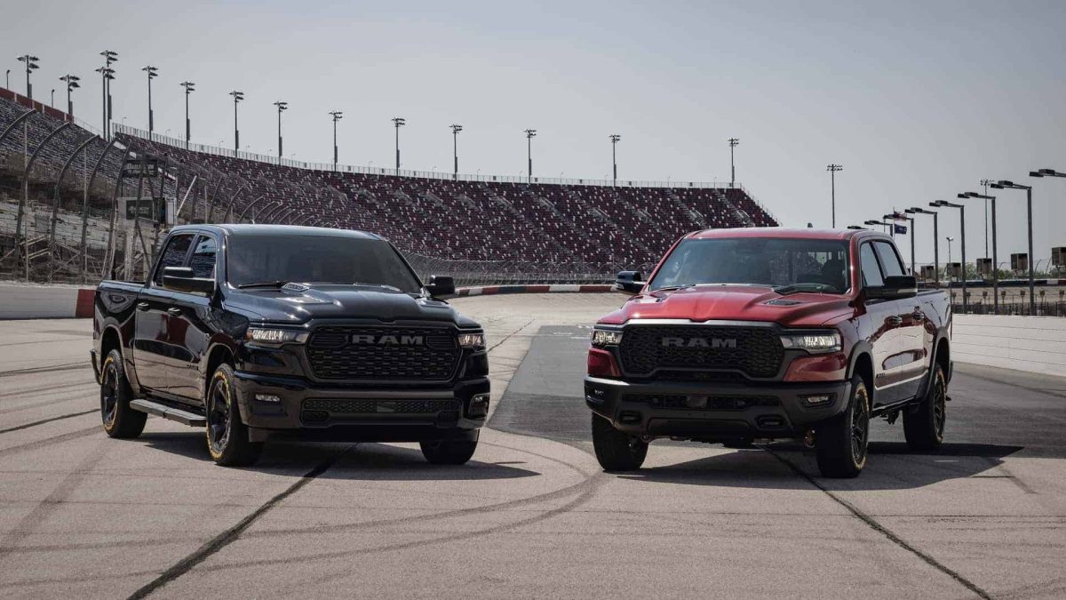 10 11 قيادة بدون عناء في البر: رام 1500 ريبيل X 2026 تدخل عصر القيادة الذاتية للطرق الوعرة