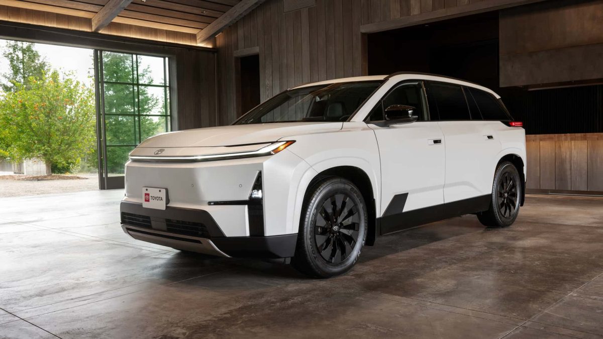 إطلاق تويوتا هايلاندر 2027 كأول SUV كهربائية بثلاثة صفوف مقاعد تعكس رؤية الوحش الياباني للمستقبل 11 5 إطلاق تويوتا هايلاندر 2027 كأول SUV كهربائية بثلاثة صفوف مقاعد تعكس رؤية الوحش الياباني للمستقبل