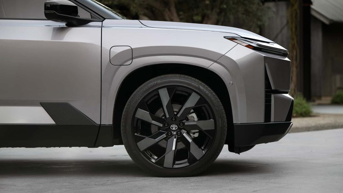 14 3 إطلاق تويوتا هايلاندر 2027 كأول SUV كهربائية بثلاثة صفوف مقاعد تعكس رؤية الوحش الياباني للمستقبل