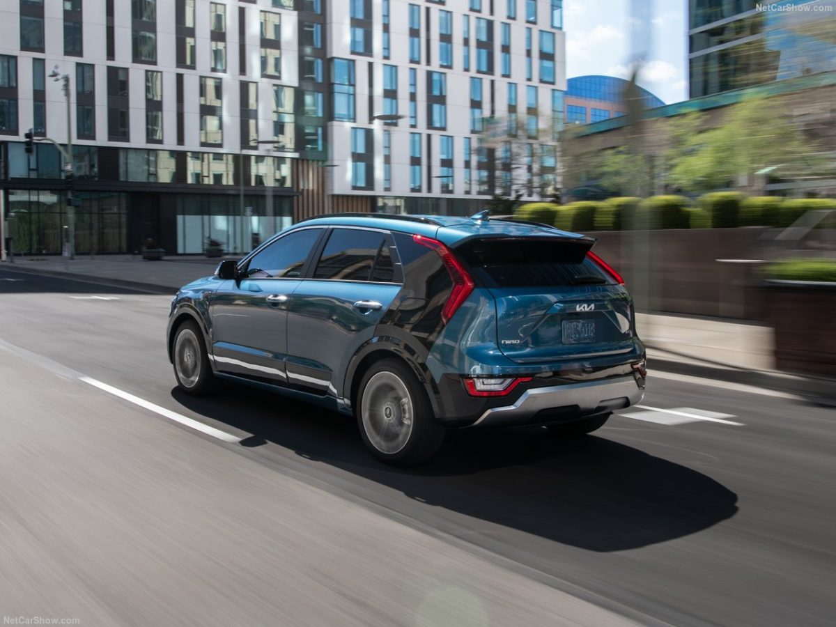 16 1 كيا نيرو 2026 تعيد ترتيب أوراقها وتلغي إحدى فئاتها الاقتصادية