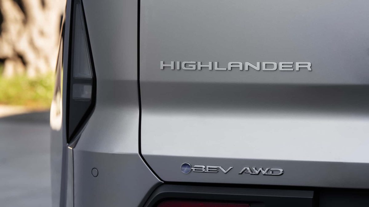 18 1 إطلاق تويوتا هايلاندر 2027 كأول SUV كهربائية بثلاثة صفوف مقاعد تعكس رؤية الوحش الياباني للمستقبل