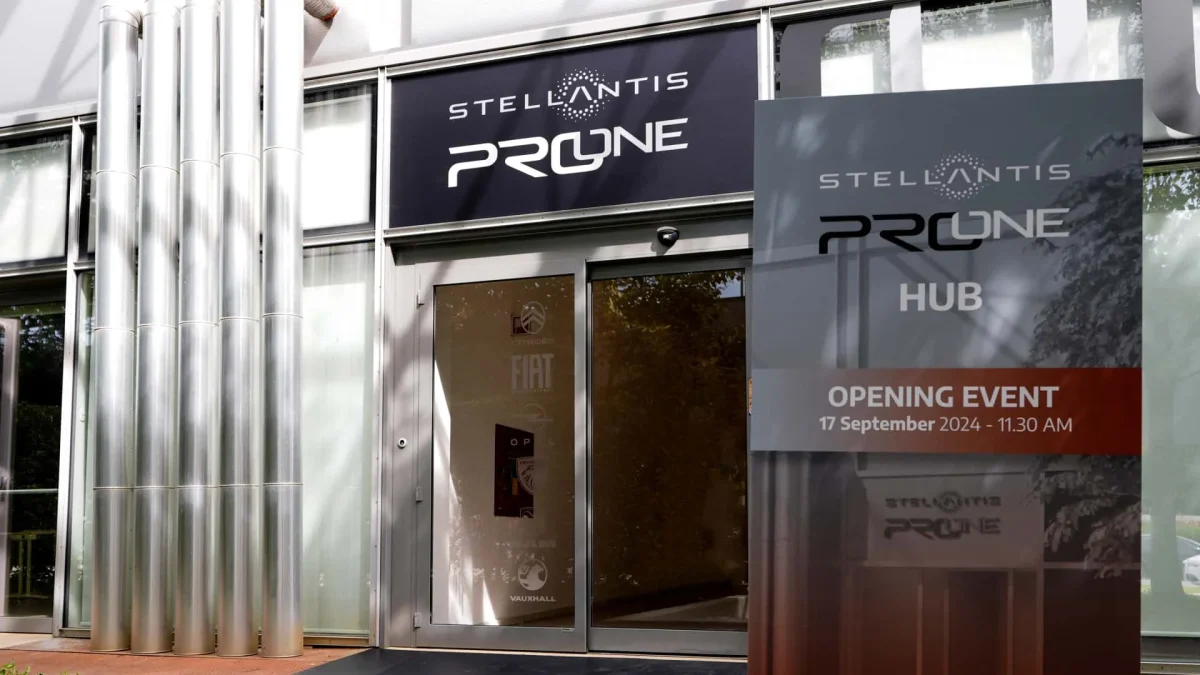 2 10 فاتورة «الوهم الكهربائي»… ستيلانتيس تدفع المليارات ثمناً للتراجع عن سيارات البطاريات