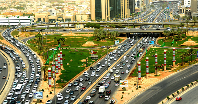 3 2 ضمن حملة طرق متميزة آمنة.. غرفة تحكم ذكية وتقنيات متقدمة لمسح وتقييم شبكة الطرق ورفع كفاءة السلامة المرورية