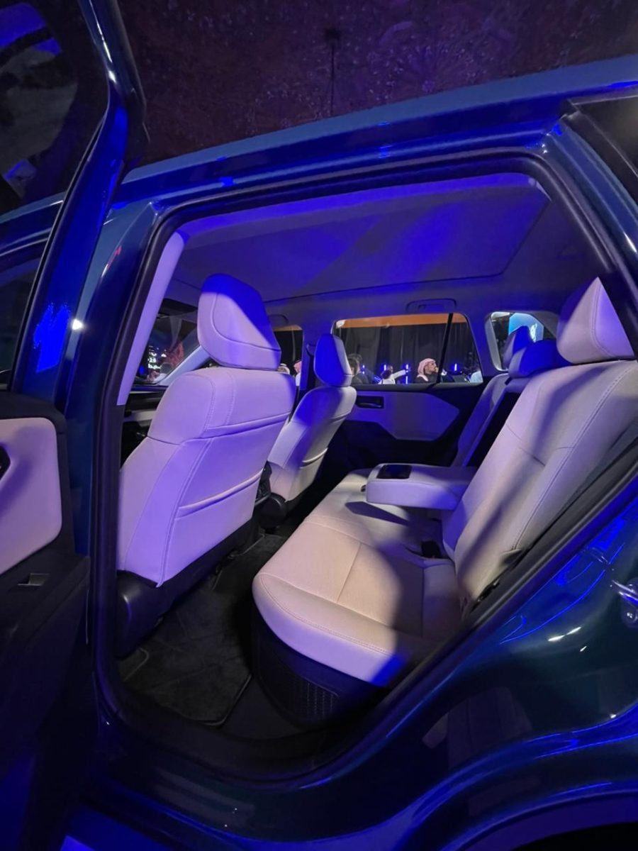 WhatsApp Image 2026 02 17 at 3.06.49 PM 1 الجيل الجديد من تويوتا RAV4 2026 يرى النور رسميًا: تصميم متطور، تقنيات متقدمة، وأداء أقوى من أي وقت مضى