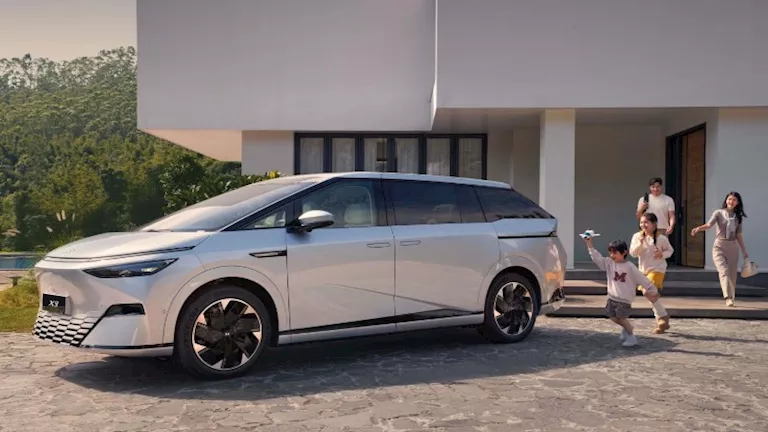 إطلاق سيارة إكس بنج X9 الكهربائية الصينية المُحدّثة 2026 بتقنيات متطورة وتعزيزات في الأداء 11 إطلاق سيارة إكس بنج X9 الكهربائية الصينية المُحدّثة 2026 بتقنيات متطورة وتعزيزات في الأداء