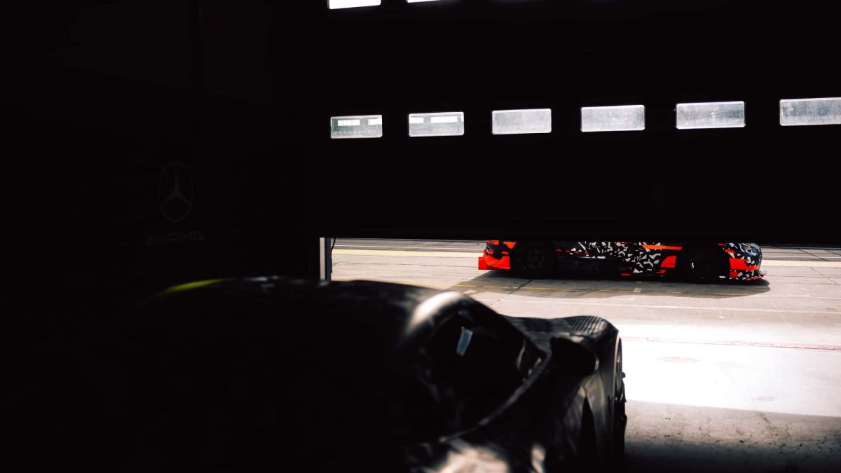 111 مرسيدس AMG تشعل الحماس بعودة Mercedes‑AMG Black Series وسيارة جديدة قادمة بأداء متطرف