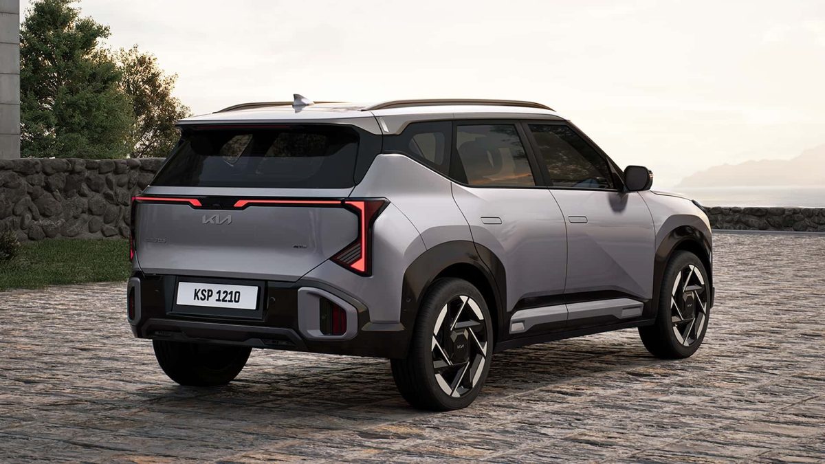 12 3 كيا تكشف أول ملامح سيلتوس 2027 الجديدة تمهيداً لظهورها العالمي في معرض نيويورك