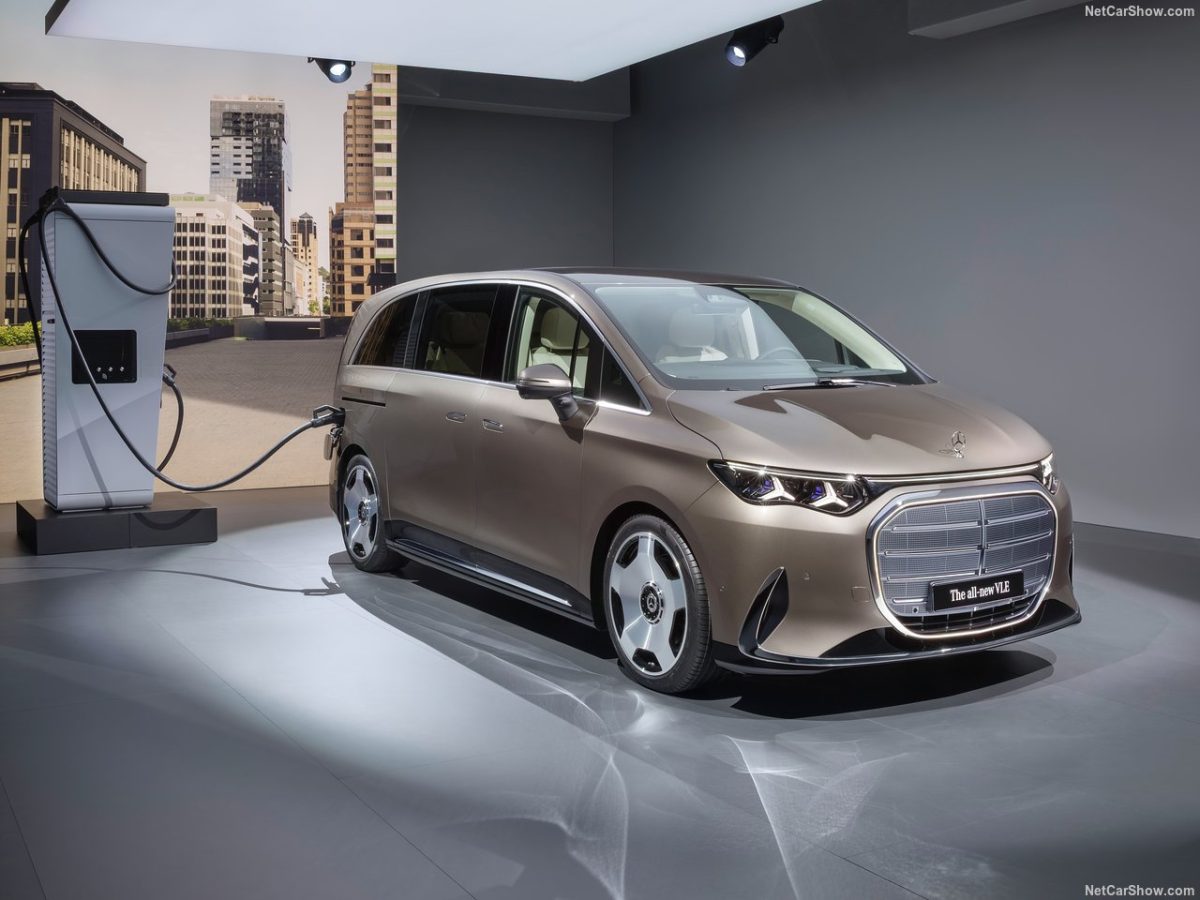 13 الكشف عن مرسيدس - بينز VLE الفاخرة بتصميم عصري ومقصورة مليئة بالشاشات والتقنيات المتقدمة