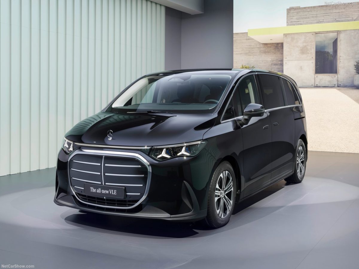 17 الكشف عن مرسيدس - بينز VLE الفاخرة بتصميم عصري ومقصورة مليئة بالشاشات والتقنيات المتقدمة