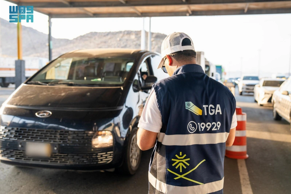 2 10 الهيئة العامة للنقل .. حملة مكثفة ترفع وتيرة الضبط المروري ضبط 22,678 مخالفة نقل وحجز 1,296 مركبة خلال الأسبوع الرابع من رمضان