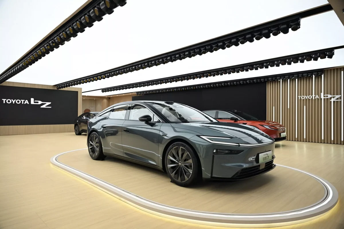 تويوتا bZ7 تحقق انطلاقة قوية: أكثر من 3 آلاف طلب خلال الساعة الأولى من إطلاقها 22 تويوتا bZ7 تحقق انطلاقة قوية: أكثر من 3 آلاف طلب خلال الساعة الأولى من إطلاقها