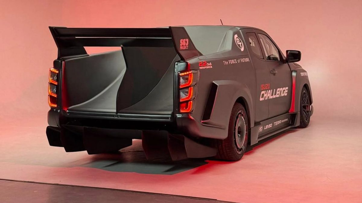 3 5 إيسوزو تفاجئ العالم: تحويل D-Max إلى سيارة سباق وطرحها بسعر أقل من تكلفة تطويرها