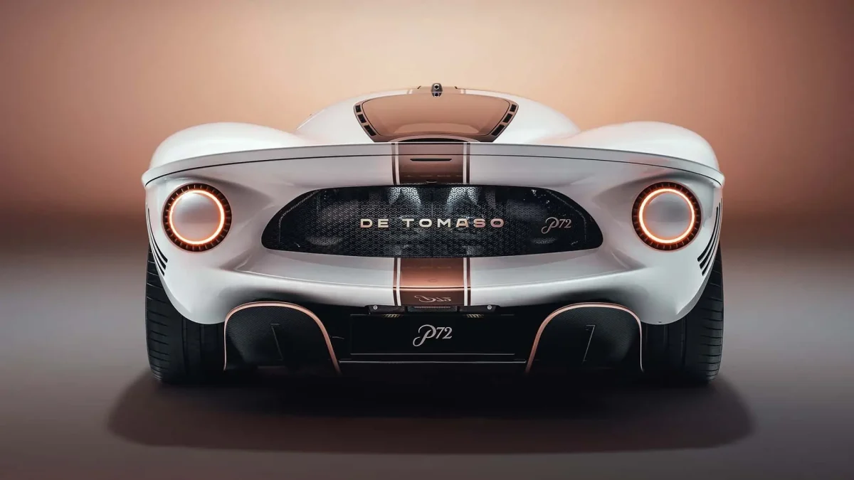 4 10 عودة أسطورة إيطاليا.. De Tomaso تكشف سوبركار مذهلة لمنافسة فيراري و بيجاني