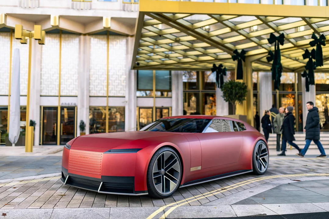 5 10 جاكوار تُحدث زلزالاً داخلياً بإقالة مصمم Jaguar 00 Type بعد الجدل حول هوية Jaguar التصميمية الجديدة