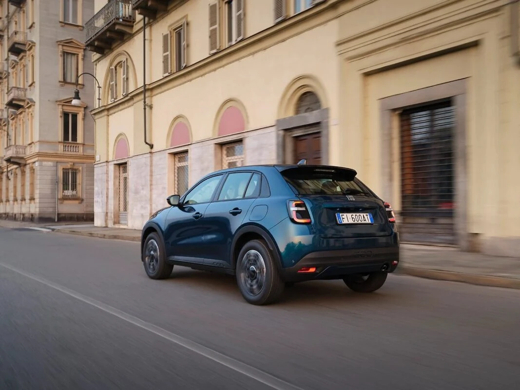 فيات تطلق 600 الجديدة بمحرك بنزين وناقل حركة يدوي لتوسيع خياراتها الاقتصادية في الأسواق العالمية 5 9 فيات تطلق 600 الجديدة بمحرك بنزين وناقل حركة يدوي لتوسيع خياراتها الاقتصادية في الأسواق العالمية