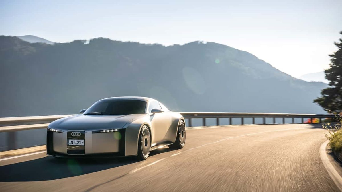 6 1 تصريحات رسمية من رئيس Audi تؤكد أن العلامة الألمانية تعمل حالياً على تطوير سيارة رياضية خارقة جديدة تعيد إشعال المنافسة في عالم السوبركار.