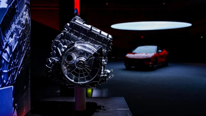 لوتس تبدأ طرح سيارتها الهجينة الجديدة… أداء رياضي وتقنيات كهربائية متطورة 6 11 لوتس تبدأ طرح سيارتها الهجينة الجديدة… أداء رياضي وتقنيات كهربائية متطورة