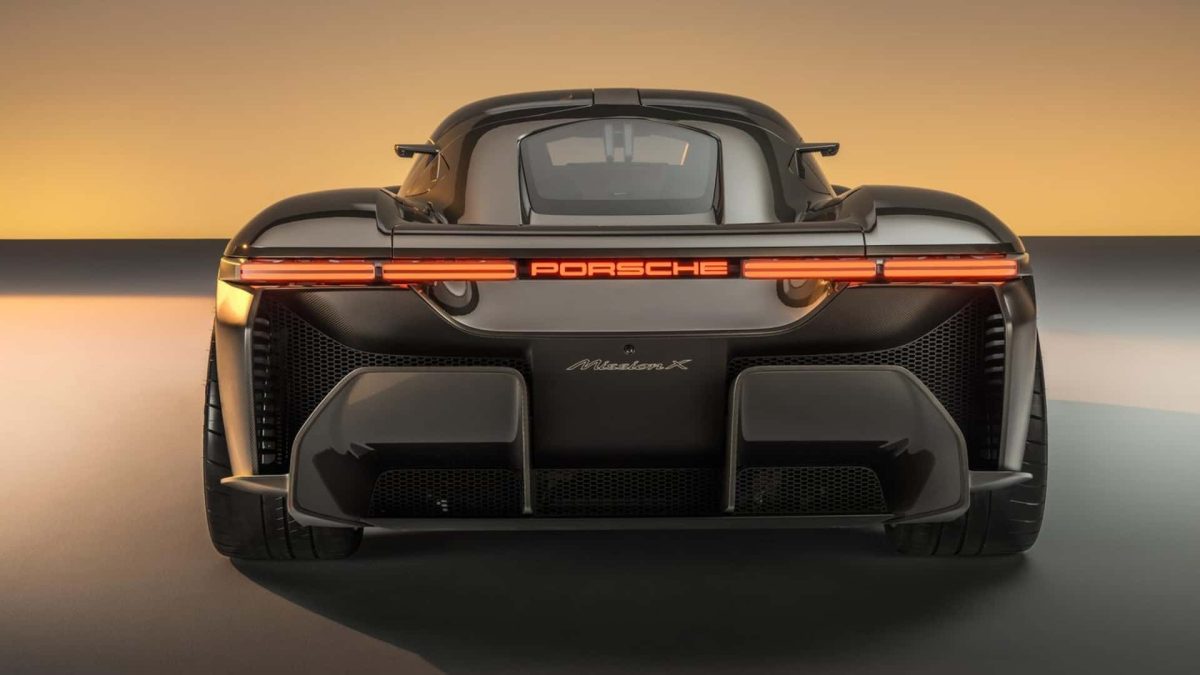 6 4 بعد سنوات من الغياب.. تلميحات لعودة هايبر كار جديدة من بورش تشعل حماس عشاق الأداء