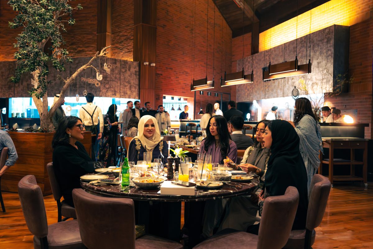 HADI4105 Copy تألقت شركة الجفالي للسيارات في حفل إفطارها السنوي في أجواء رمضانية ساحرة في فندق موفنبيك النورس - جدة