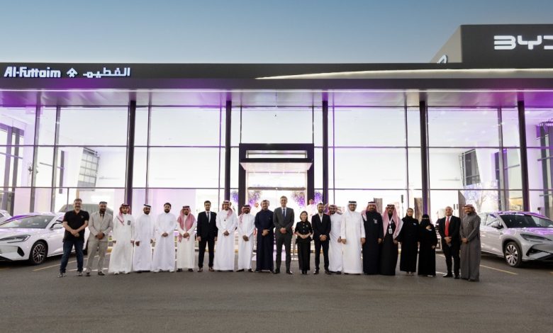 الفطيم BYD السعودية تُعزّز توسّعها الاستراتيجي بافتتاح ثلاث صالات عرض وعروض خاصة بشهر رمضان WhatsApp Image 2026 03 08 at 3.36.37 PM الفطيم BYD السعودية تُعزّز توسّعها الاستراتيجي بافتتاح ثلاث صالات عرض وعروض خاصة بشهر رمضان