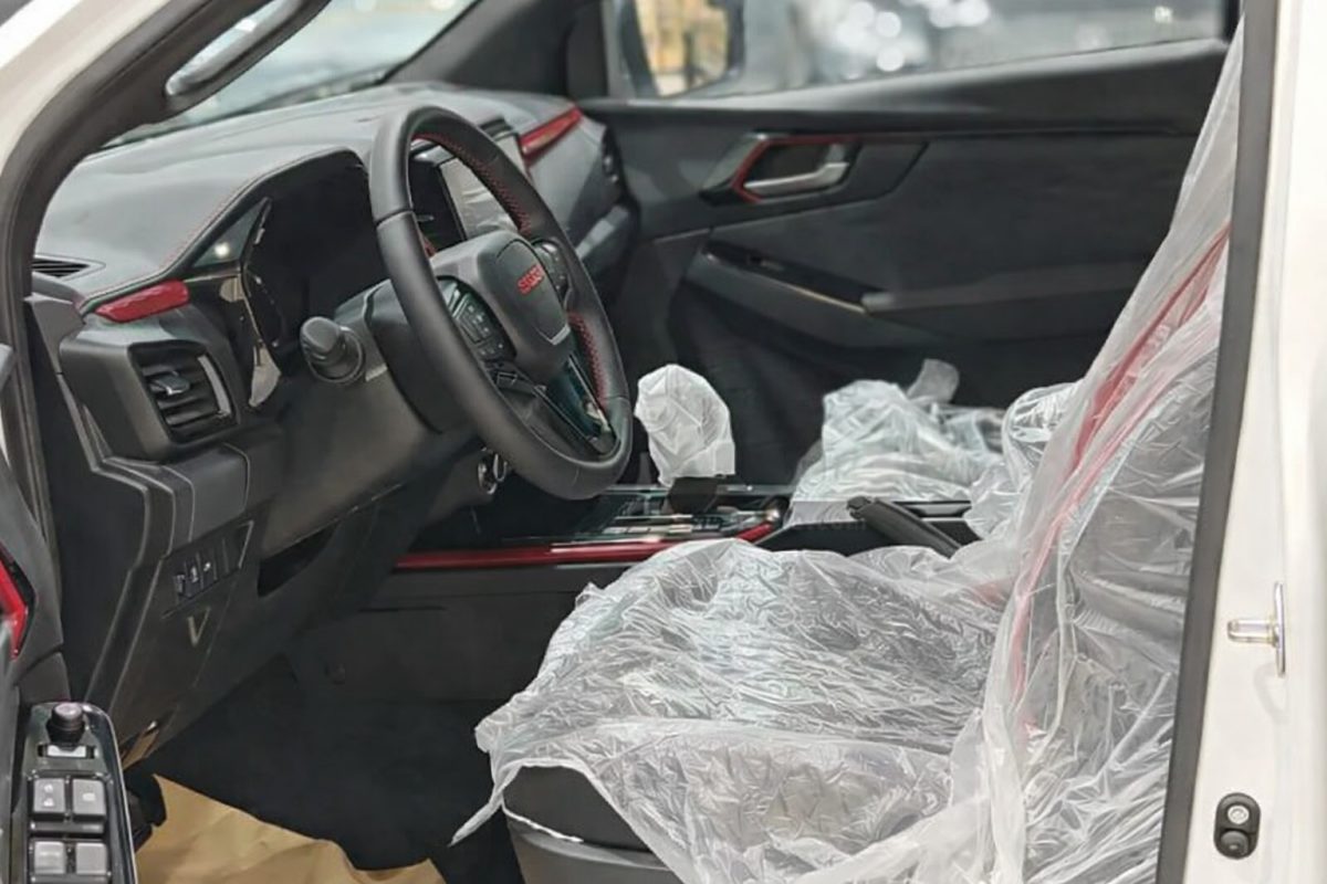 WhatsApp Image 2026 03 12 at 5.20.19 AM عروض رمضان 2026 تشتعل: كاش باك 10,000 ريال على بيك أب Isuzu D‑MAX من العيسى للسيارات