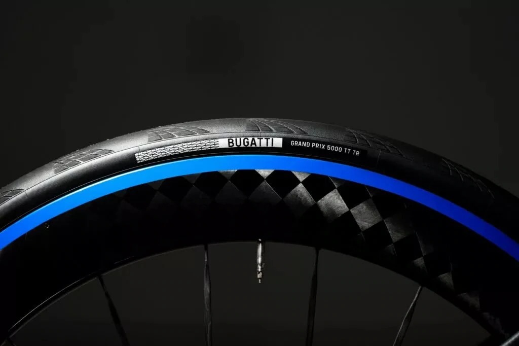 دراجة Bugatti الهوائية بسعر سيارة سيدان جديدة… رفاهية على عجلتين تتجاوز كل التوقعات WhatsApp Image 2026 03 28 at 2.22.44 AM دراجة Bugatti الهوائية بسعر سيارة سيدان جديدة… رفاهية على عجلتين تتجاوز كل التوقعات