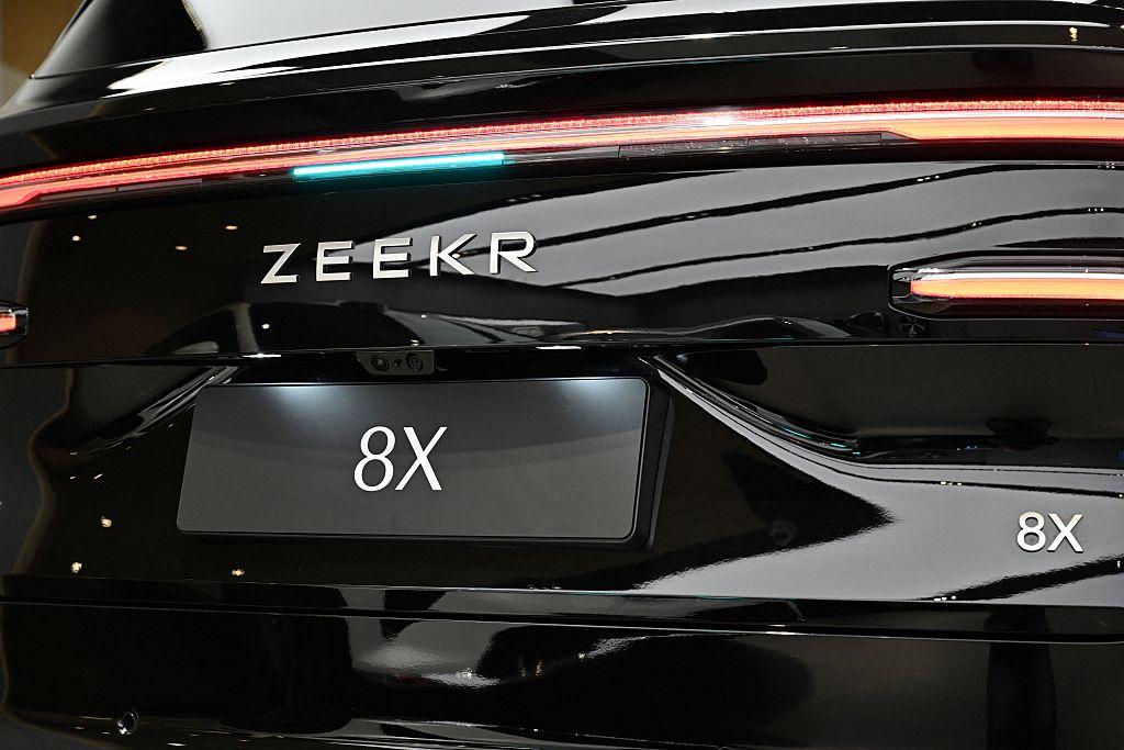 10 2 زيكر 8X الجديدة تنطلق بمدى يصل إلى 1,416 كم وشحن فائق خلال 9 دقائق استعداداً لطرحها في عدة أسواق