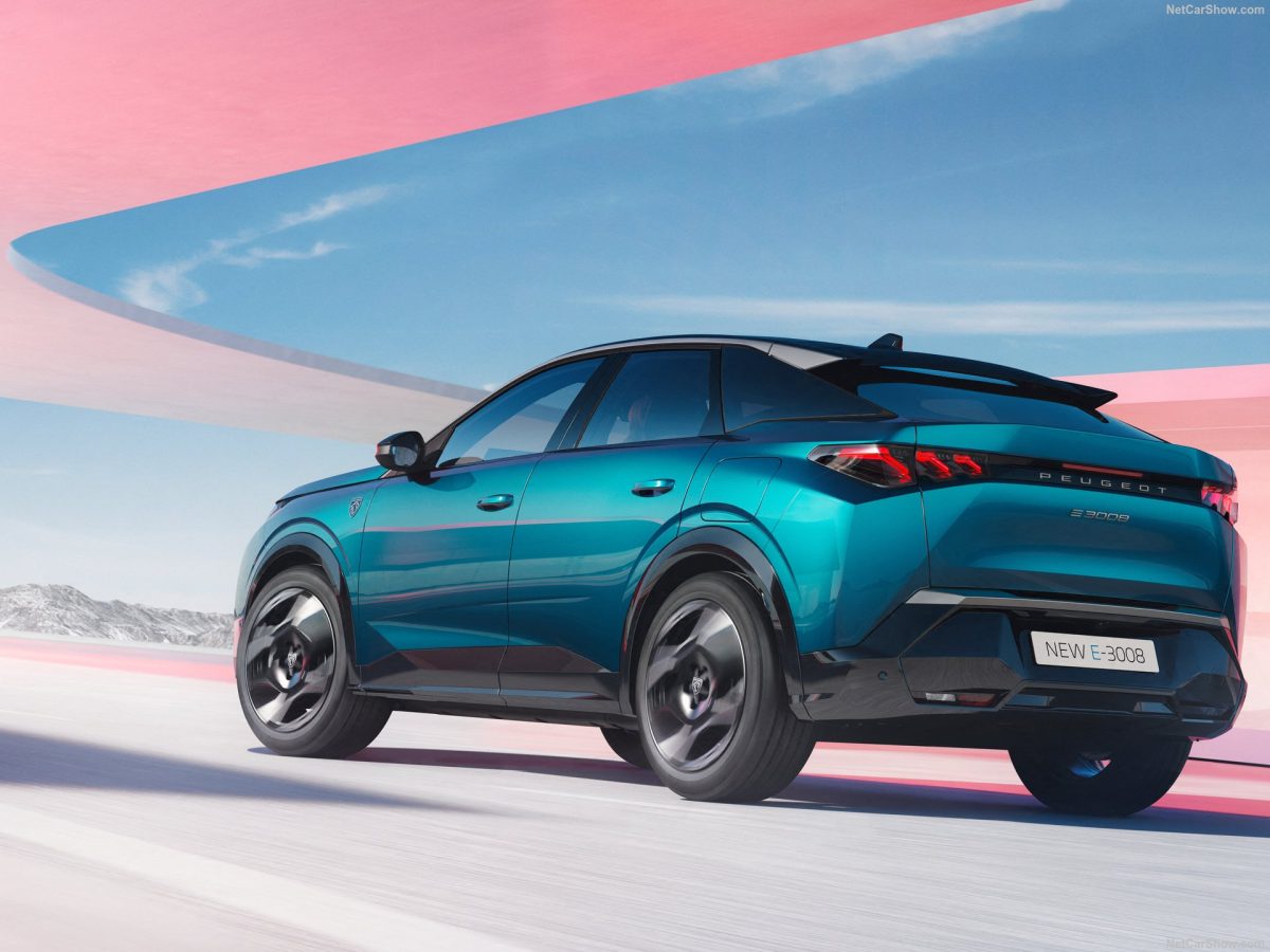 144 بيجو 3008 2026 الجديدة كلياً: تصميم جريء وتقنيات ذكية تعيد تعريف الـ SUV العصرية