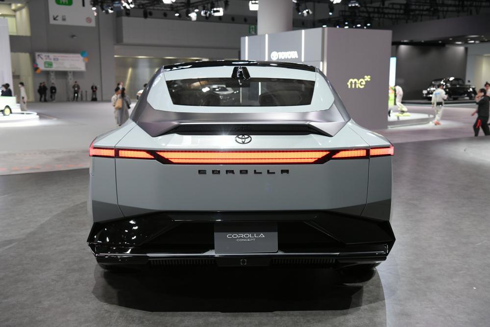 16 4 تويوتا كورولا كروس 2029 تقترب بحجم أكبر وتقنيات متطورة… منافسة قوية مرتقبة مع راف فور الجديدة