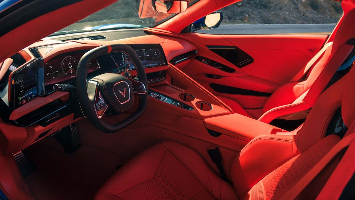 28 كورفيت جراند سبورت 2027 تعود رسمياً كحلقة الوصل بين ستينغراي وZ06