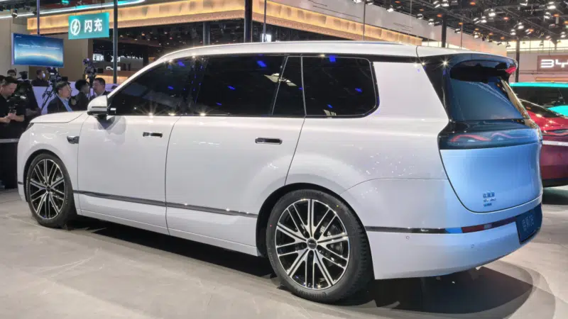 3 5 بي واي دي تكشف عن Sea Lion 08 الجديدة كلياً في معرض بكين بقوة 650 حصان ومدى رائد في فئتها