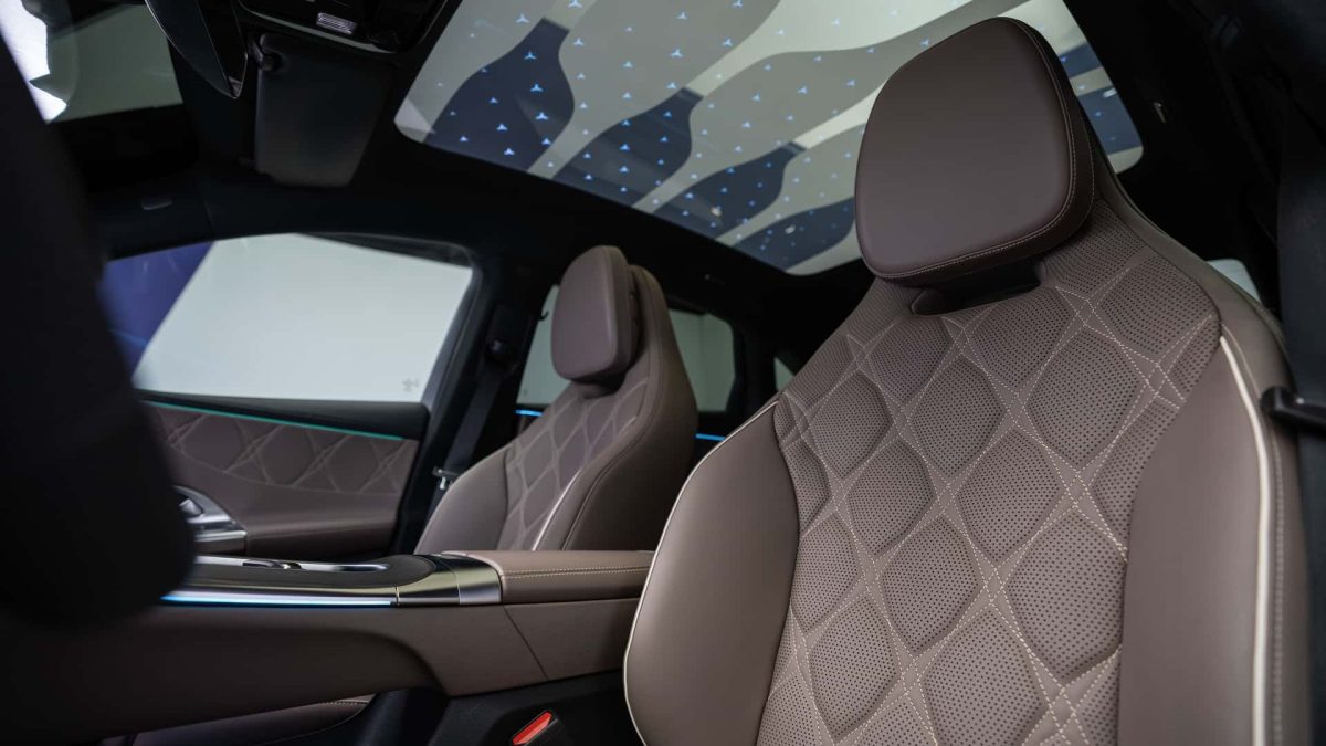 54 مرسيدس-بنز سي كلاس 2027 الكهربائية تنطلق رسمياً: جيل جديد بتقنيات متقدمة ومدى أطول