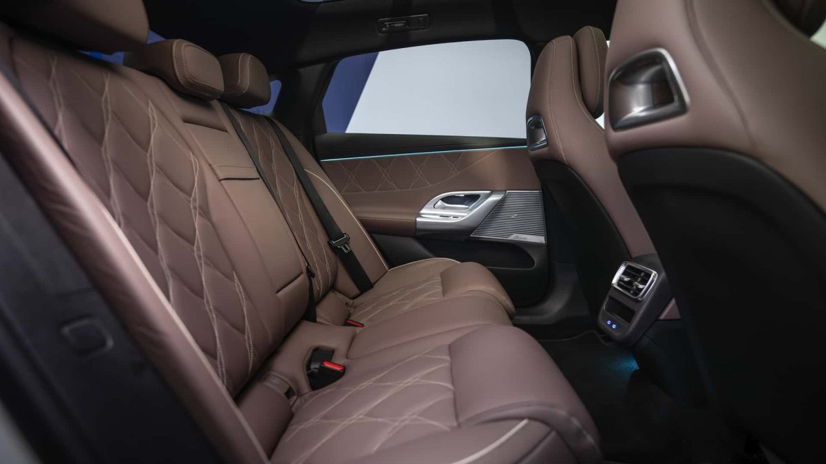 56 مرسيدس-بنز سي كلاس 2027 الكهربائية تنطلق رسمياً: جيل جديد بتقنيات متقدمة ومدى أطول