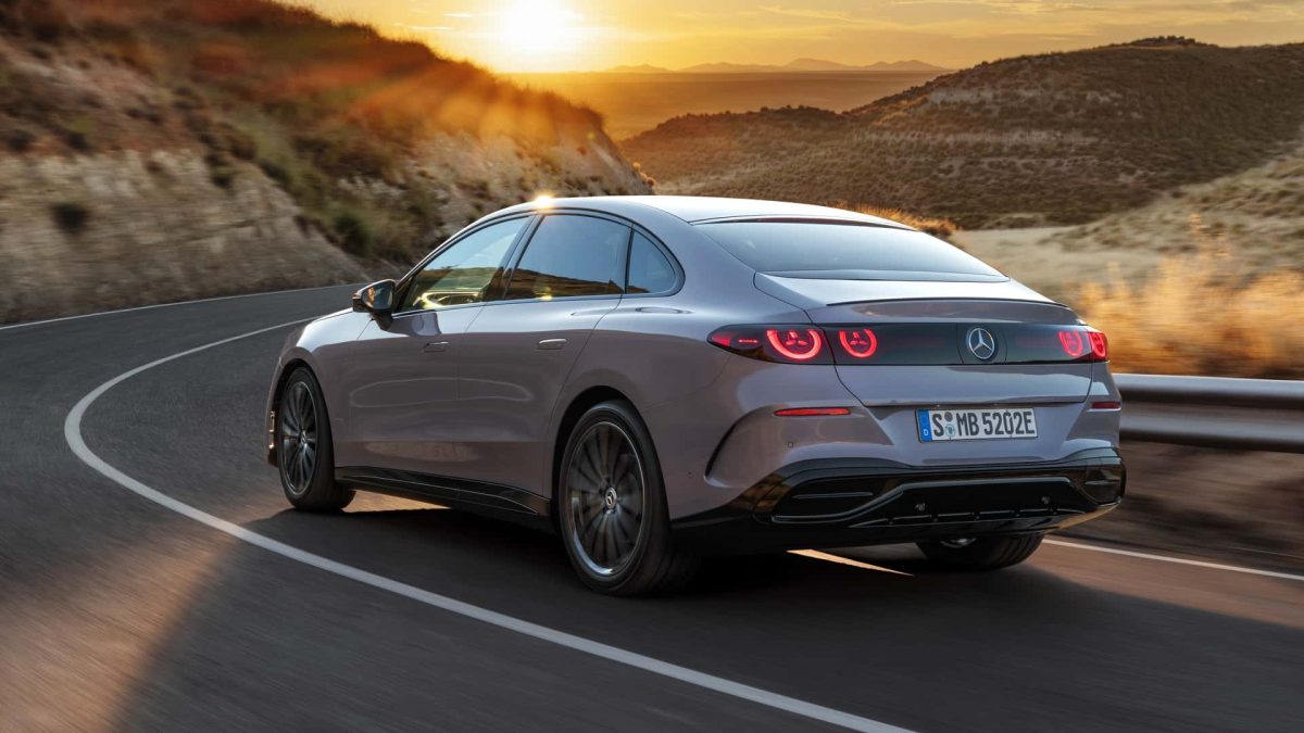 58 2 مرسيدس-بنز سي كلاس 2027 الكهربائية تنطلق رسمياً: جيل جديد بتقنيات متقدمة ومدى أطول