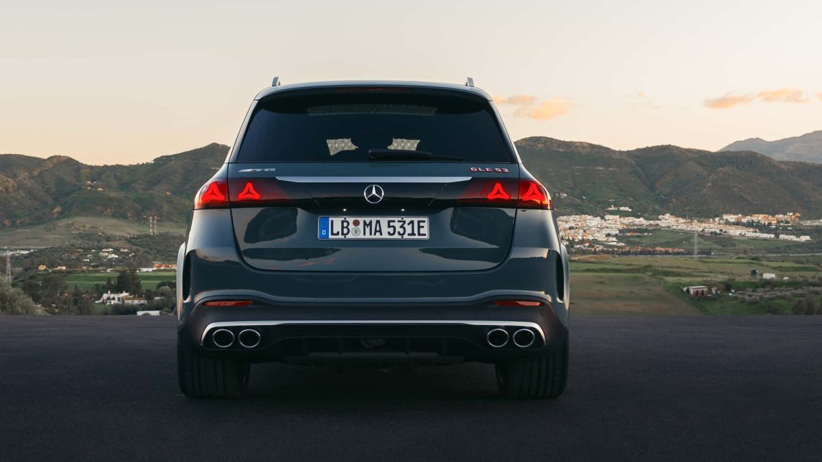 7 مرسيدس GLE 2027 تنكشف رسمياً بتصميم أكثر فخامة ومحرك V8 جديد يعزز الأداء والقوة