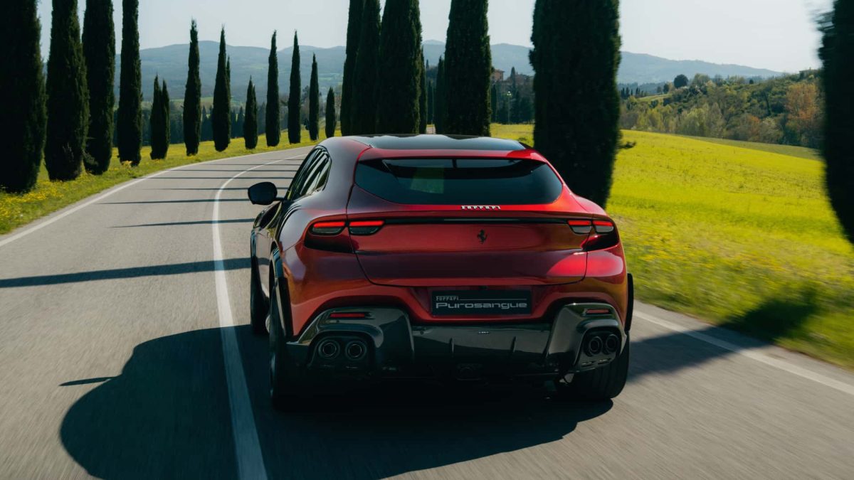 73 فيراري بوروسانجوي 2027 تحصل على تحديثات جمالية ونظام تعليق أكثر تطوراً