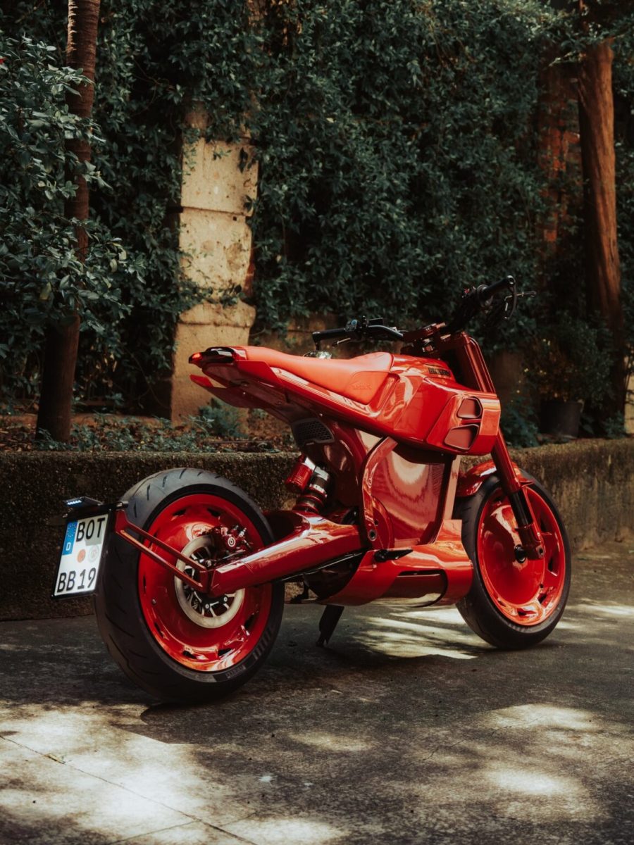 76 برابوس تكشف عن ثلاث دراجات كهربائية فاخرة بأسعار مرتفعة تعكس مستوى الأداء والترف