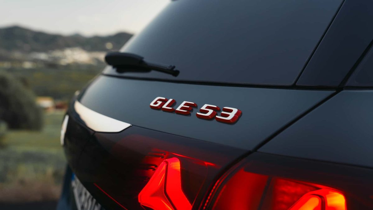 8 مرسيدس GLE 2027 تنكشف رسمياً بتصميم أكثر فخامة ومحرك V8 جديد يعزز الأداء والقوة