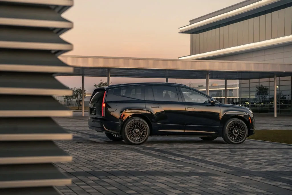 13 هيونداي تكشف أيونيك 9 Black Ink الجديدة.. أفخم SUV كهربائية في تاريخها