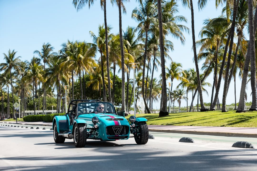 WhatsApp Image 2026 05 04 at 10.56.37 AM كاترهام تكشف Seven Miami الحصرية.. إصدار محدود بتسارع 3.8 ثانية يجمع الأداء الخالص والطابع الأمريكي
