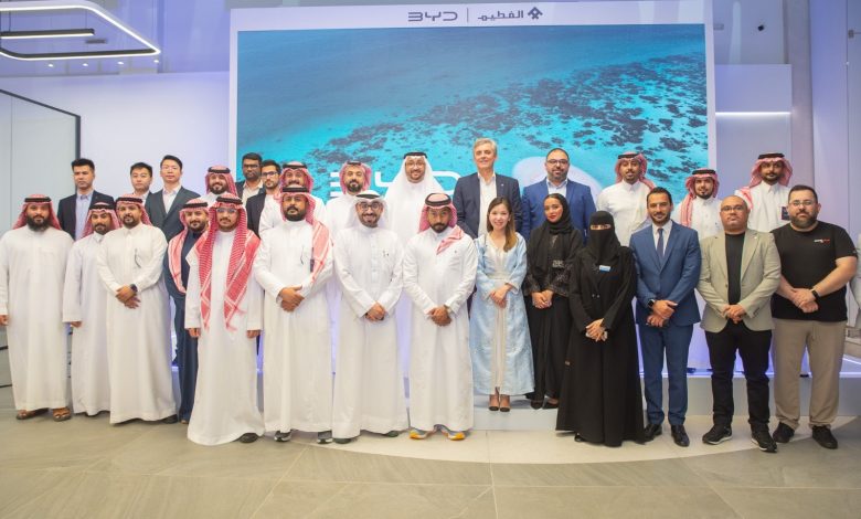 الفطيم BYD السعودية توسّع حضورها في المملكة بافتتاح أحدث معارضها في جازان WhatsApp Image 2026 06 18 at 11.00.50 AM الفطيم BYD السعودية توسّع حضورها في المملكة بافتتاح أحدث معارضها في جازان