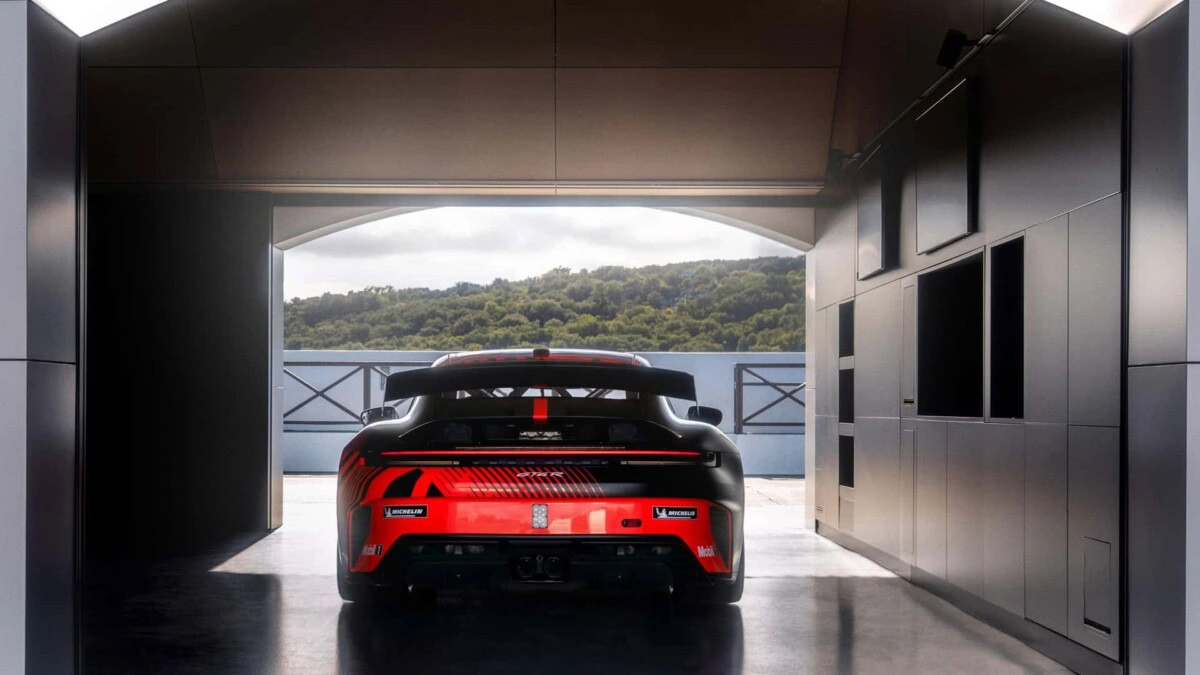 بورش 911 gt4 r جديدة 1200x675 1 بورش تستبدل كايمان بـ911 GT4 R في فئة الأداء المخصص للحلبات