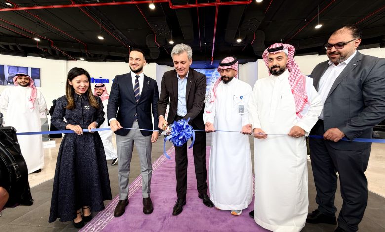 الفطيم تطلق DENZA في السعودية وتطرح طرازي B5 وB8 وتفتتح صالتي عرض رئيسيتين في الرياض وجدة Image 3 الفطيم تطلق DENZA في السعودية وتطرح طرازي B5 وB8 وتفتتح صالتي عرض رئيسيتين في الرياض وجدة