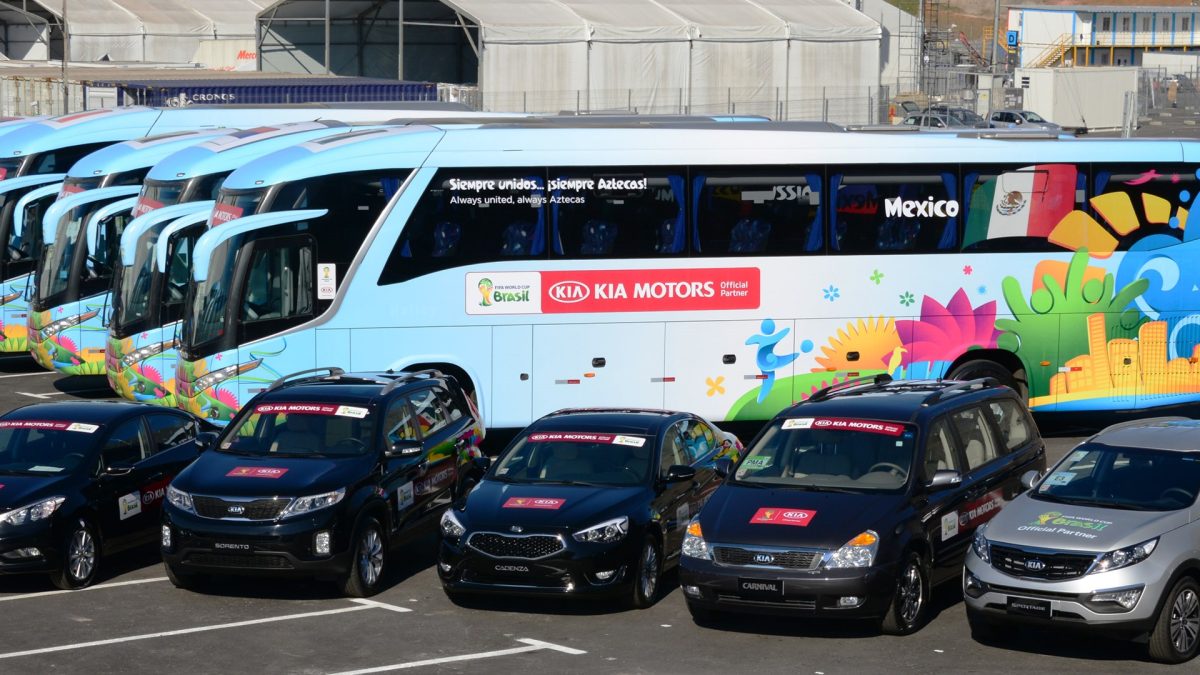 Kia Sportage World Cup Edition سيارات كأس العالم 2014 البرازيل 2 كأس العالم في عالم السيارات.. أشهر الإصدارات الخاصة عبر التاريخ