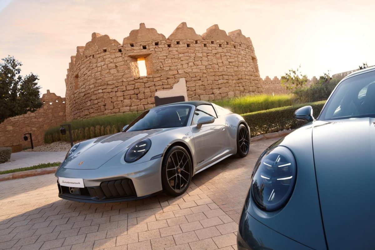WhatsApp Image 2026 08 10 at 2.40.51 PM 2 بورشه السعودية تكشف عن سيارة Sonderwunsch 911 Targa Green Roof 2.0