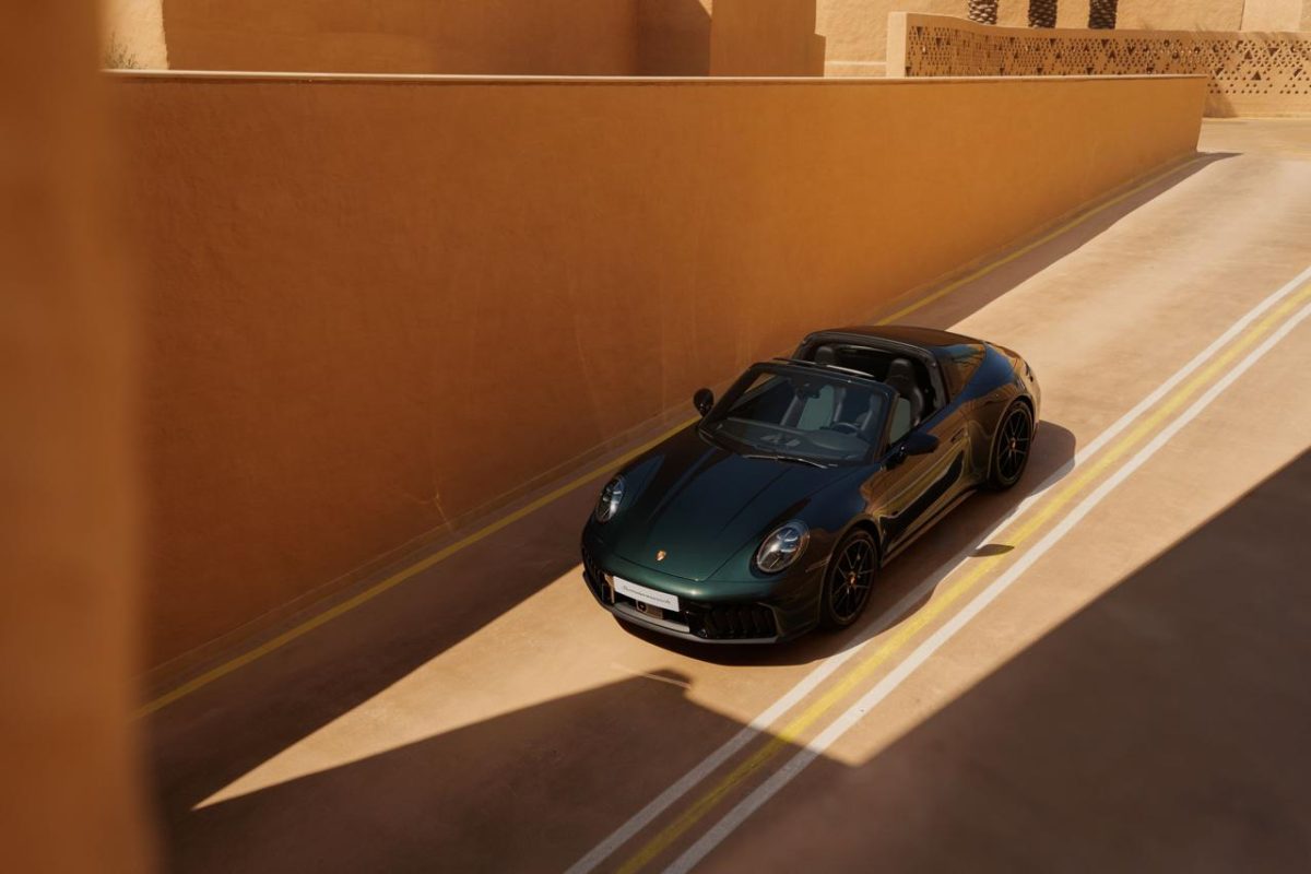 WhatsApp Image 2026 08 10 at 2.40.51 PM 5 بورشه السعودية تكشف عن سيارة Sonderwunsch 911 Targa Green Roof 2.0