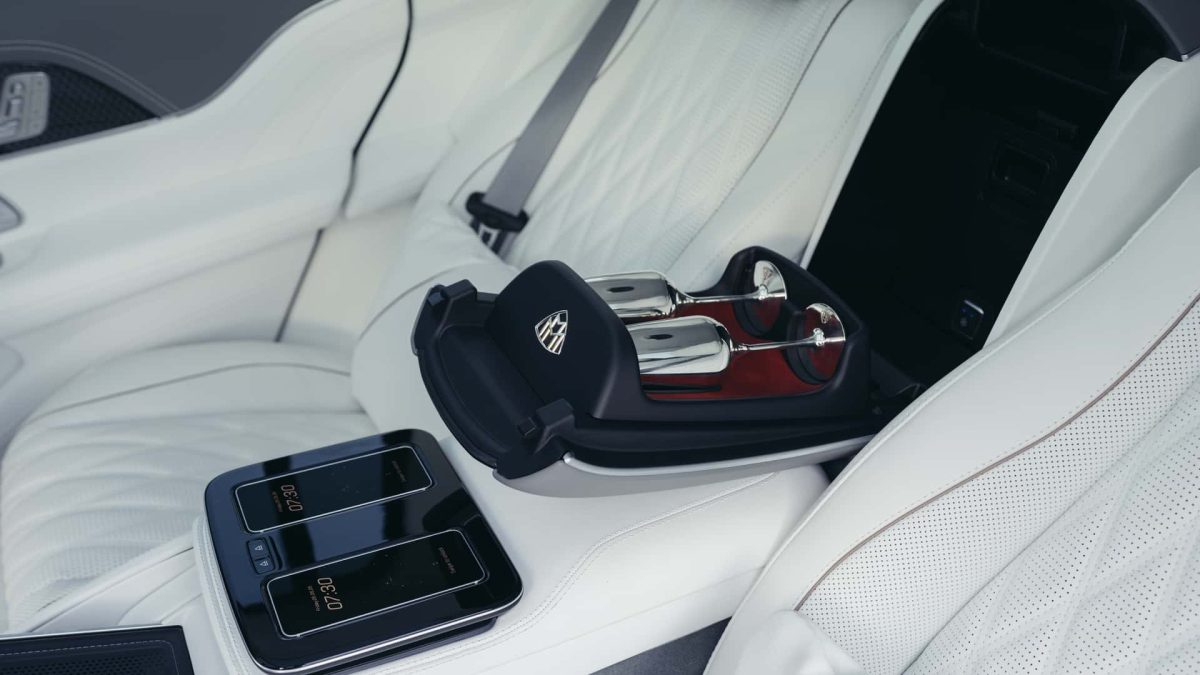 مايباخ 2027 من الداخل Copy مرسيدس مايباخ GLS 680 موديل 2027 تتألق بتحديثات فاخرة وتصميم أكثر حضوراً