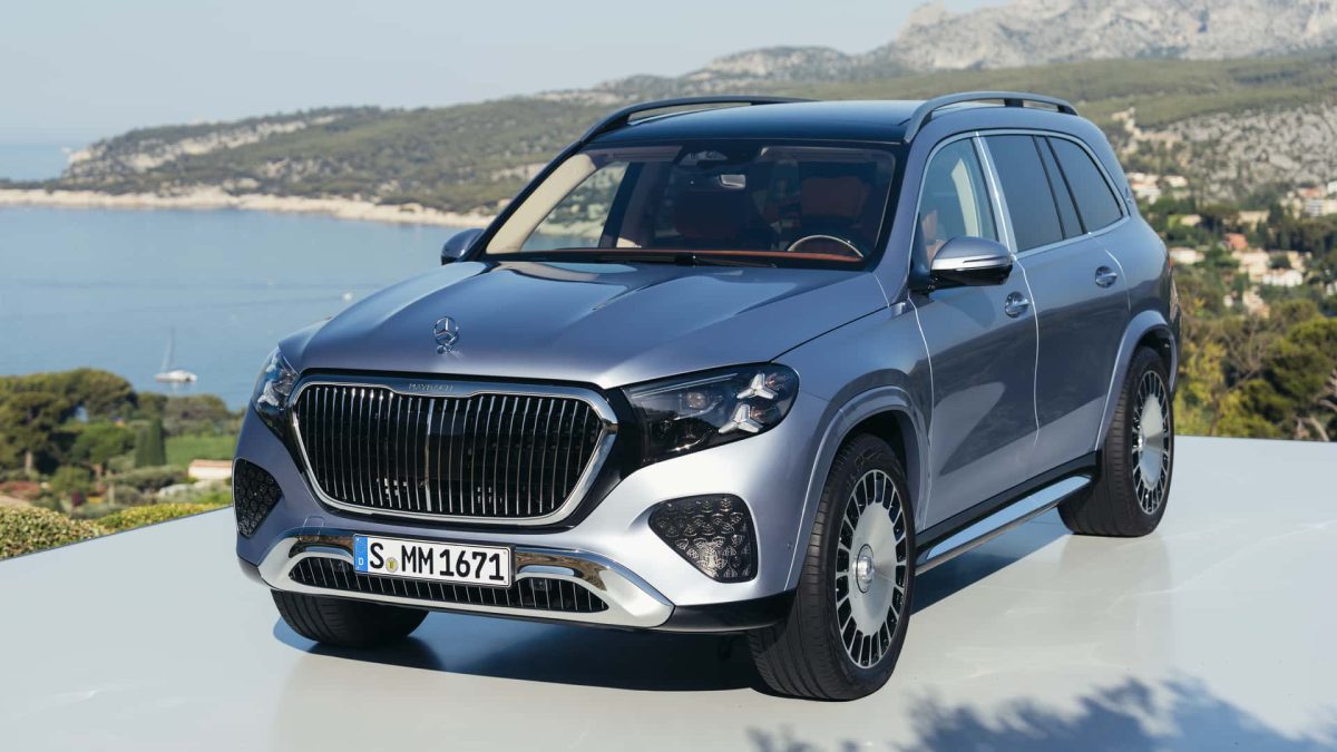 مرسيدس مايباخ gls 2027 مرسيدس مايباخ GLS 680 موديل 2027 تتألق بتحديثات فاخرة وتصميم أكثر حضوراً
