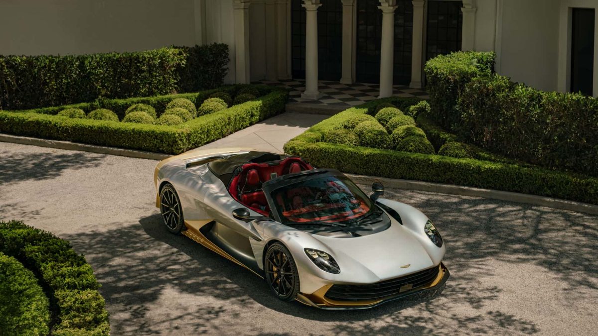 aston martin valhalla 349 1064 16 أستون مارتن فالهالا سبايدر.. أداء خارق بسرعة 349 كم/س وتجربة قيادة مكشوفة